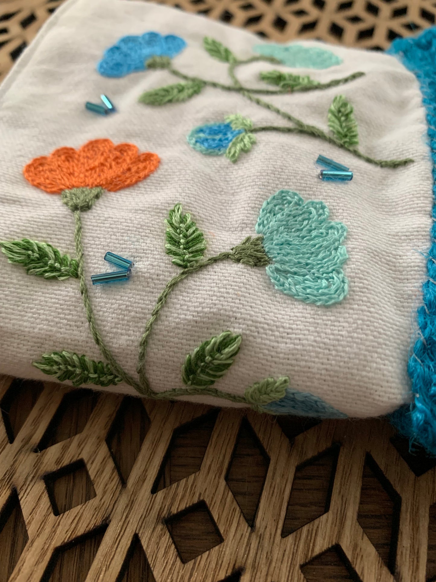 Pochette matelassée jute bleue
