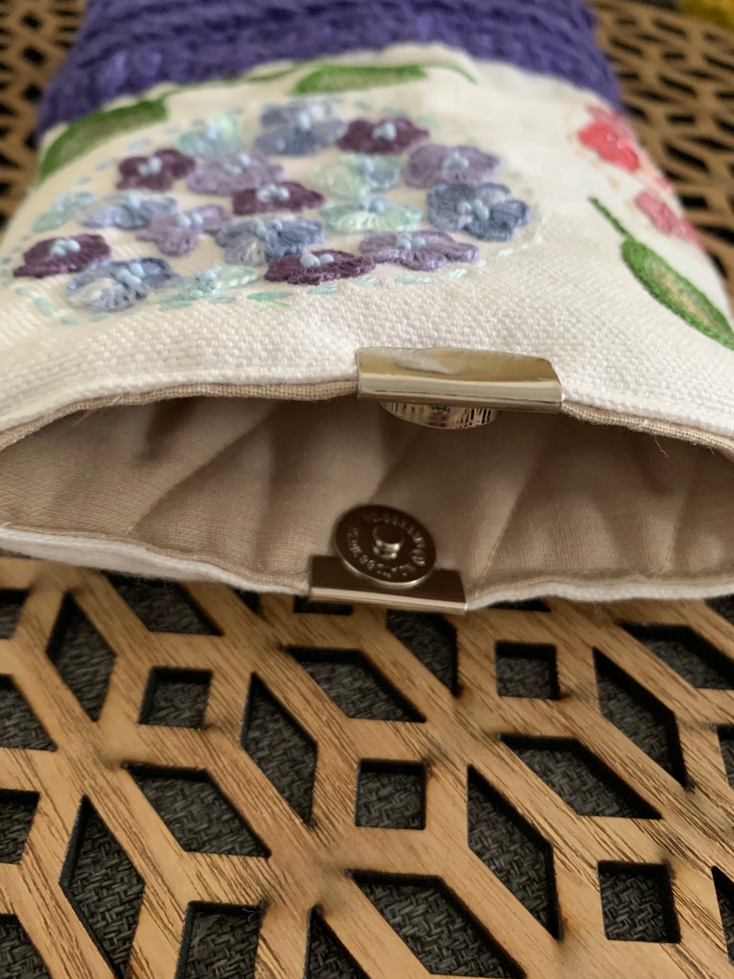 Pochette matelassée jute violette
