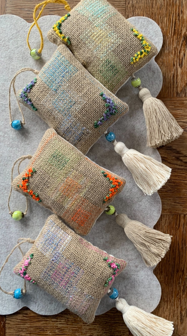 Pochon de lavande toile de jute - fleurs orange