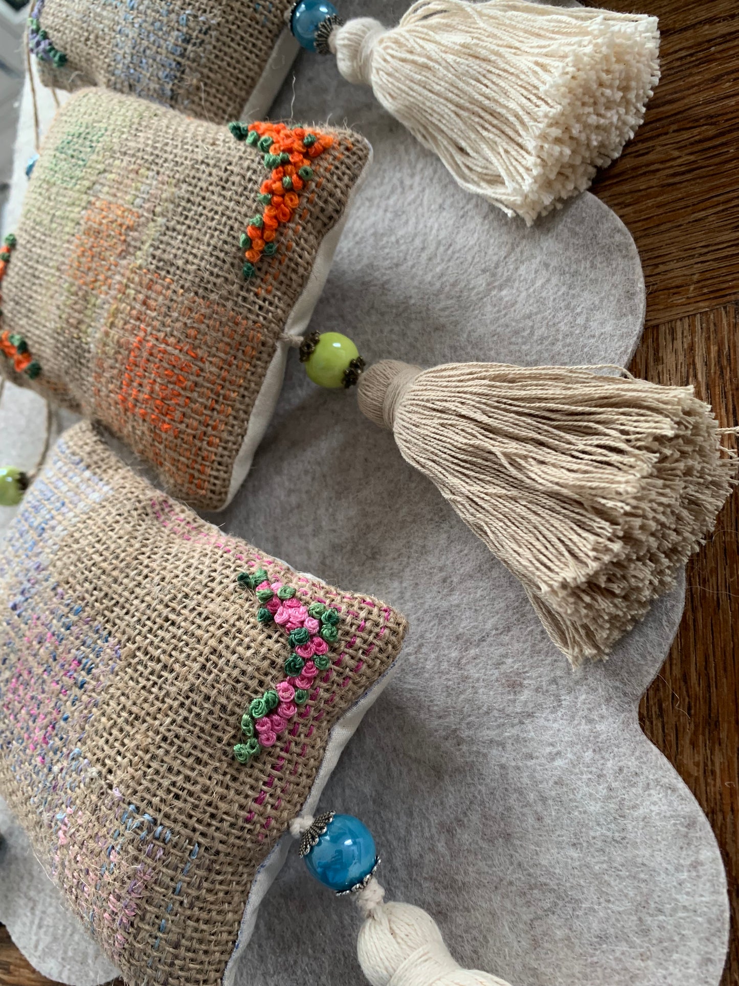 Pochon de lavande toile de jute - fleurs rose