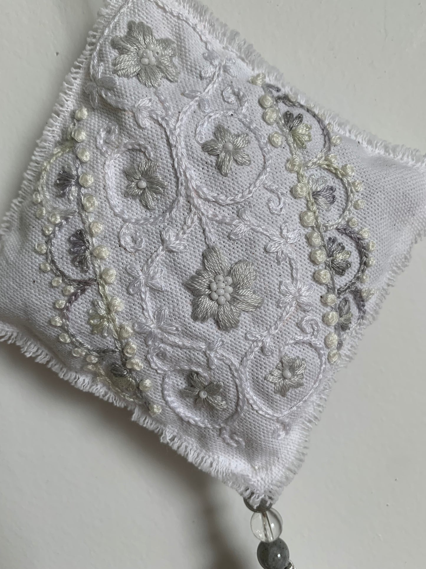 Accroche lavande blanc