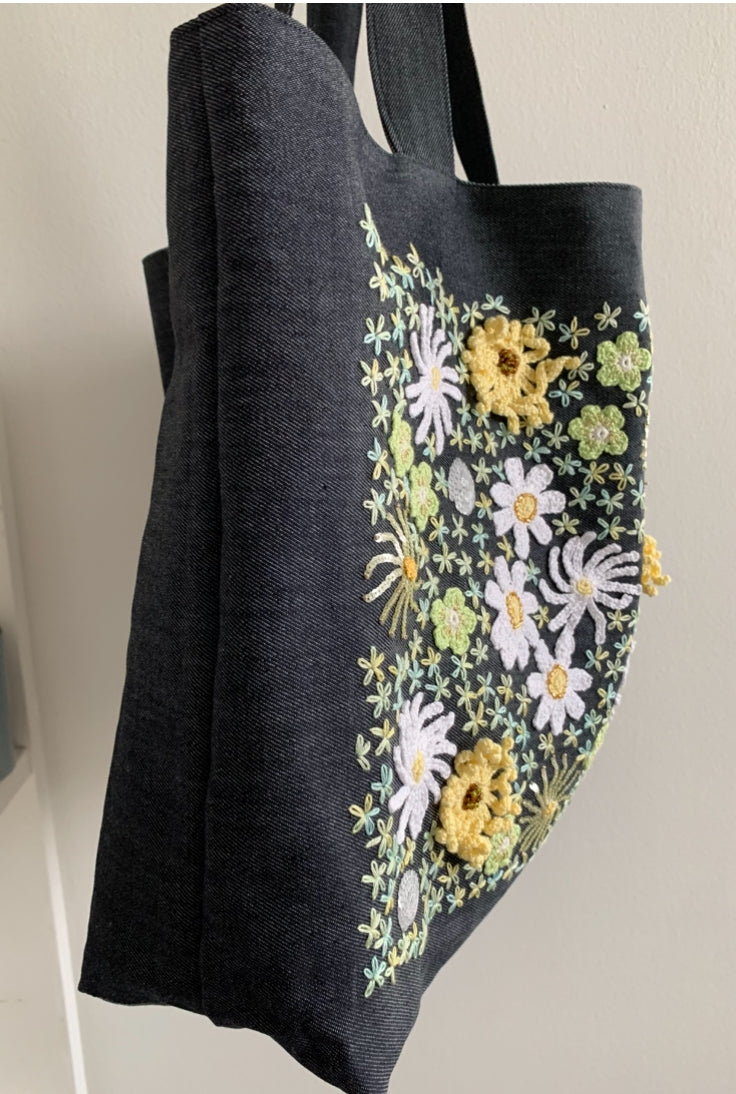 Cabas jean bleu Champ de fleurs