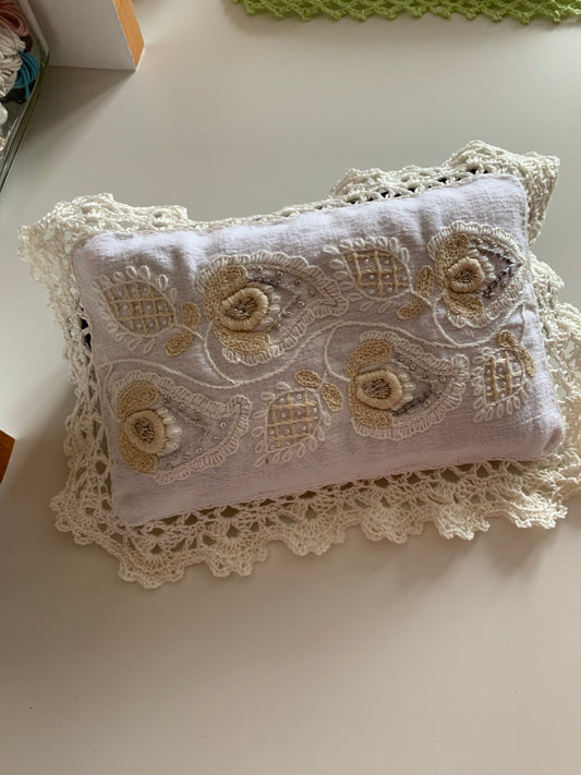 Coussin de lavande - blanc cassé