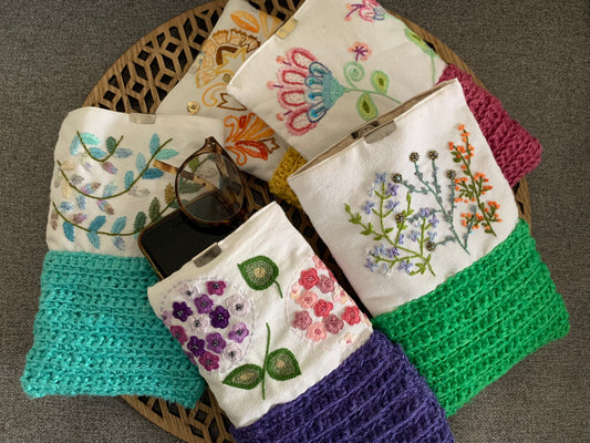 Pochettes matelassées brodées main, jute crochetée