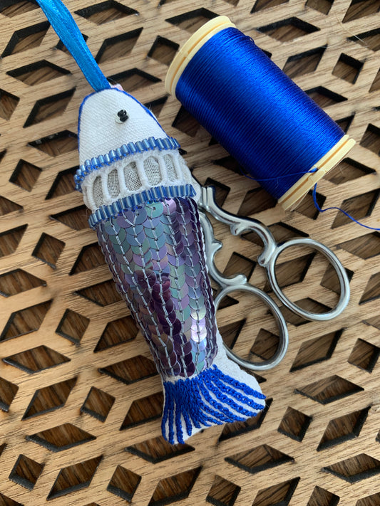 Sardine lavande bleu irisé