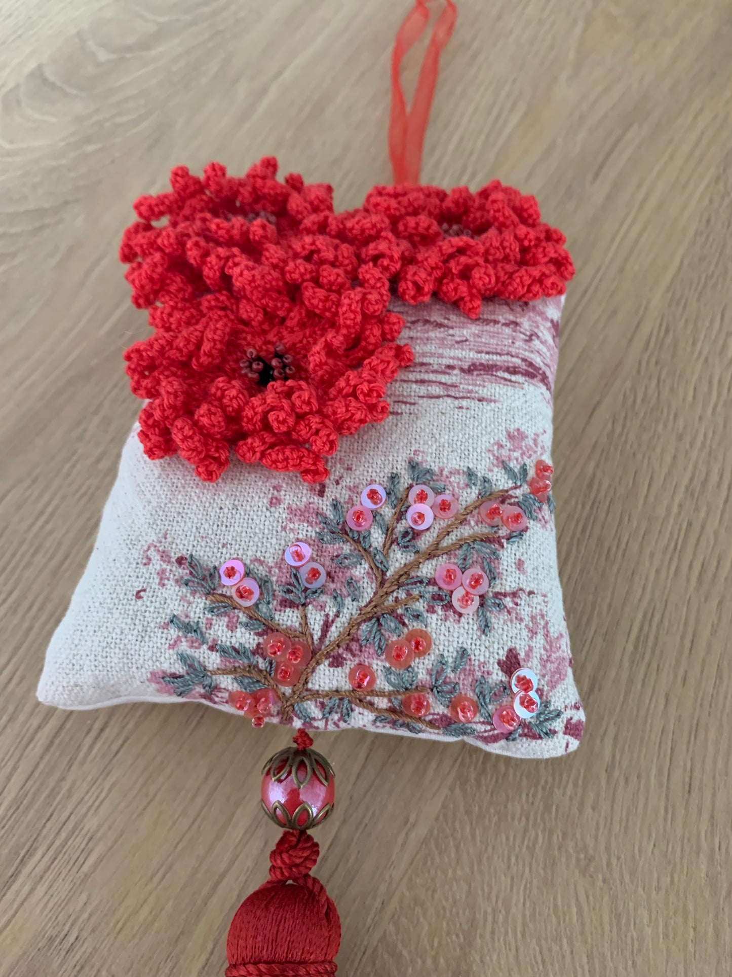 Pochon de lavande rouge trois fleurs