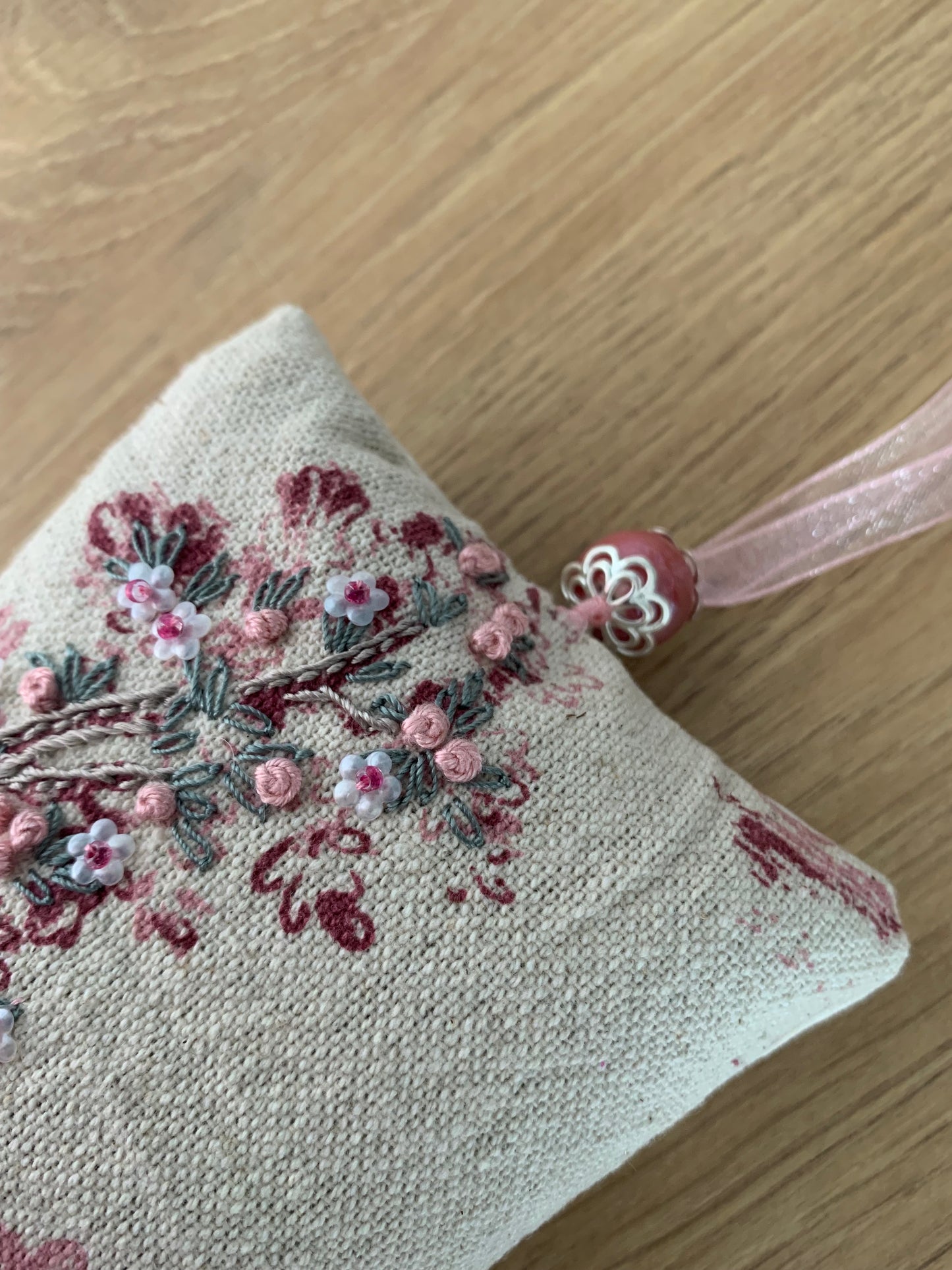 Pochon de lavande rose une fleur rose