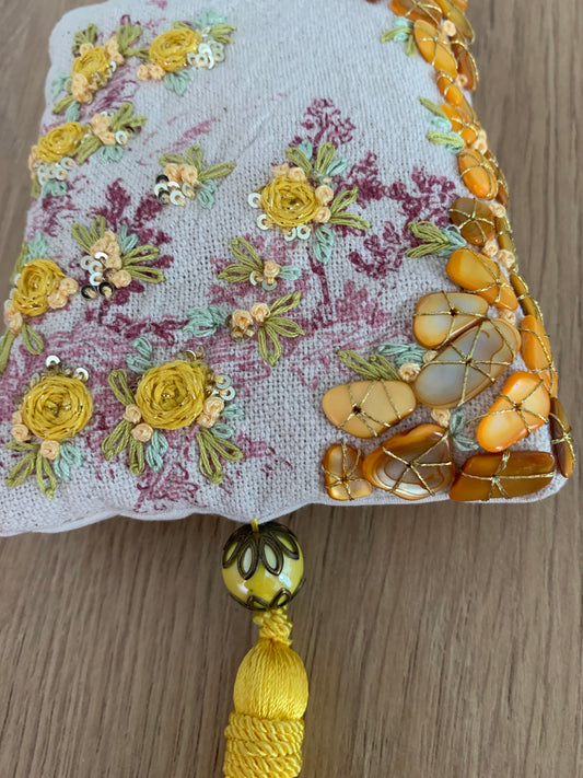 Pochon de lavande jaune pierres jaunes