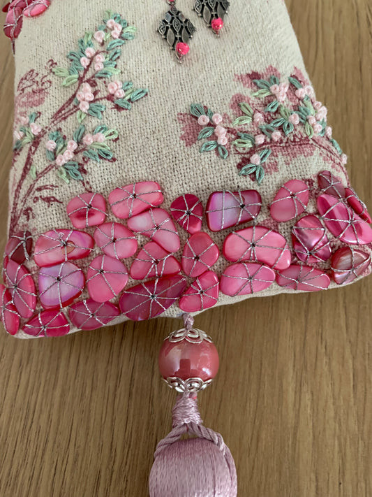 Pochon de lavande rose pierres roses