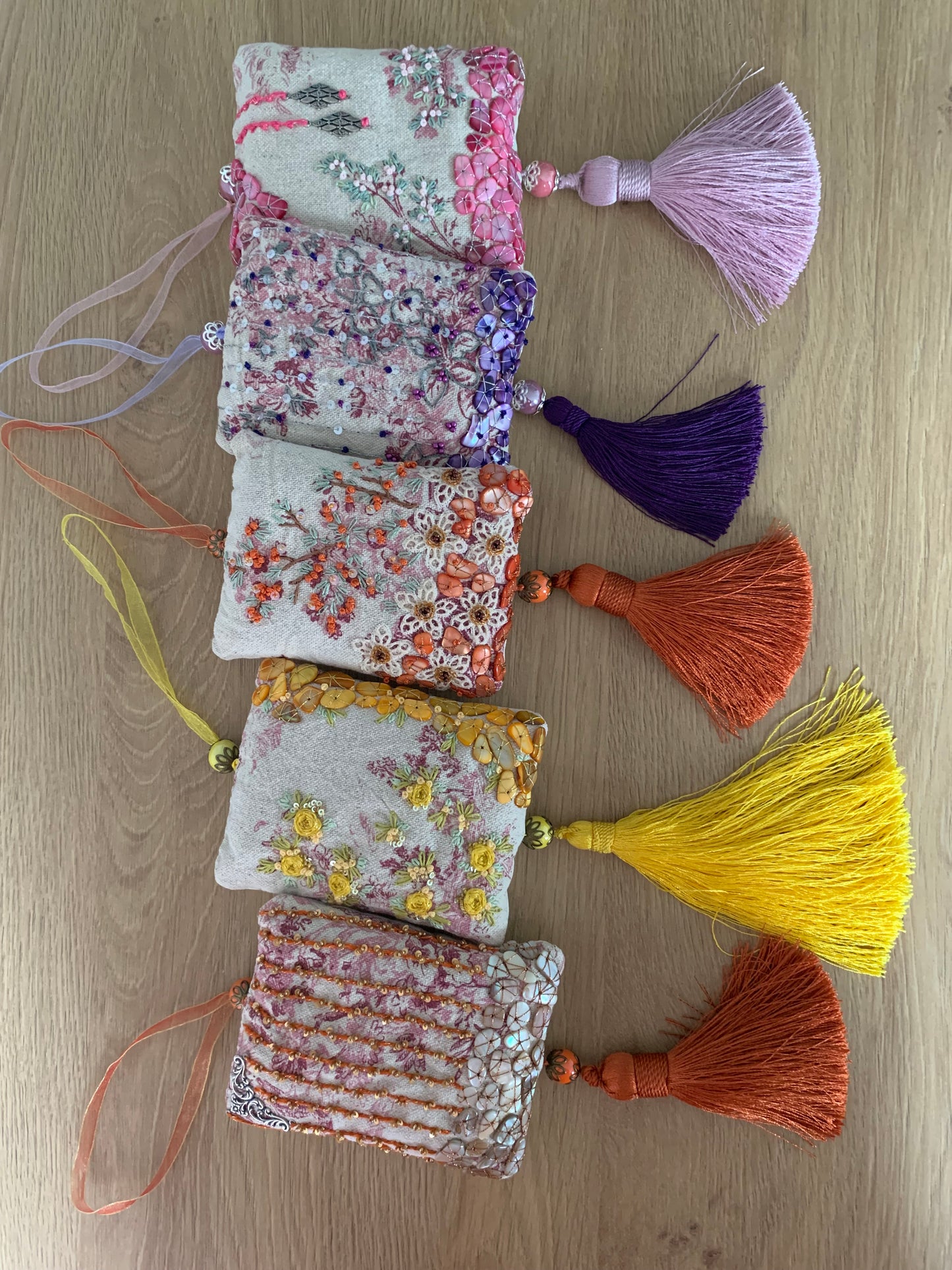 Pochon de lavande rose pierres roses