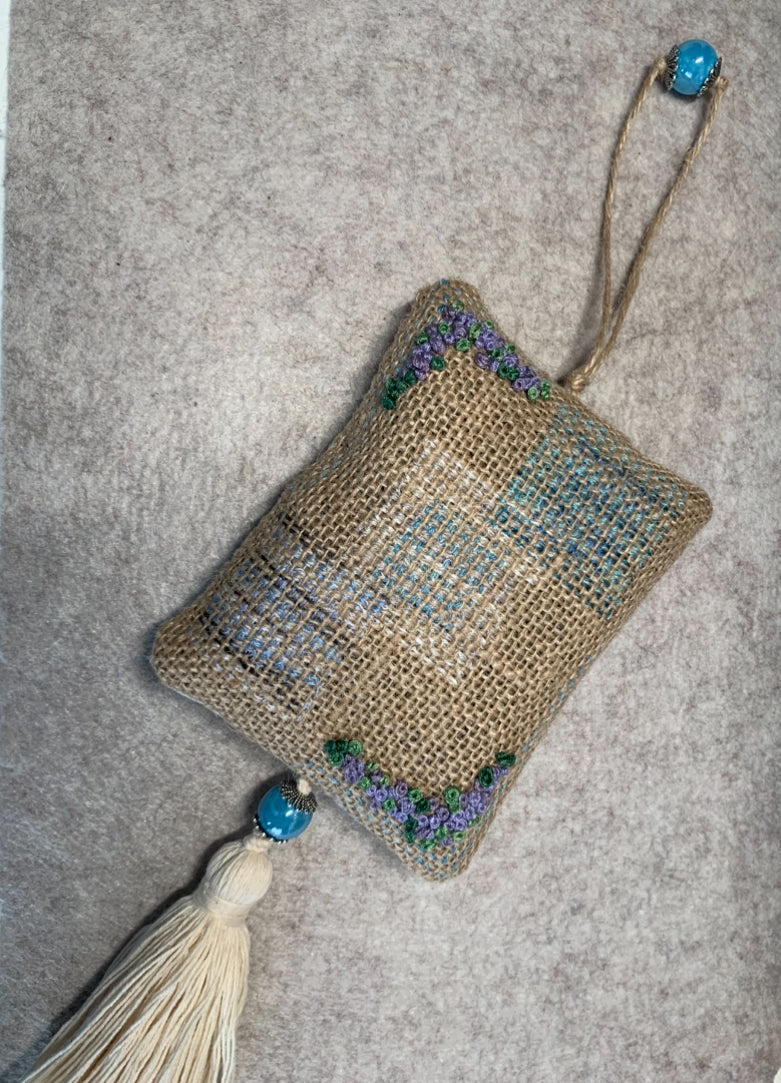 Pochon de lavande toile de jute - fleurs violet