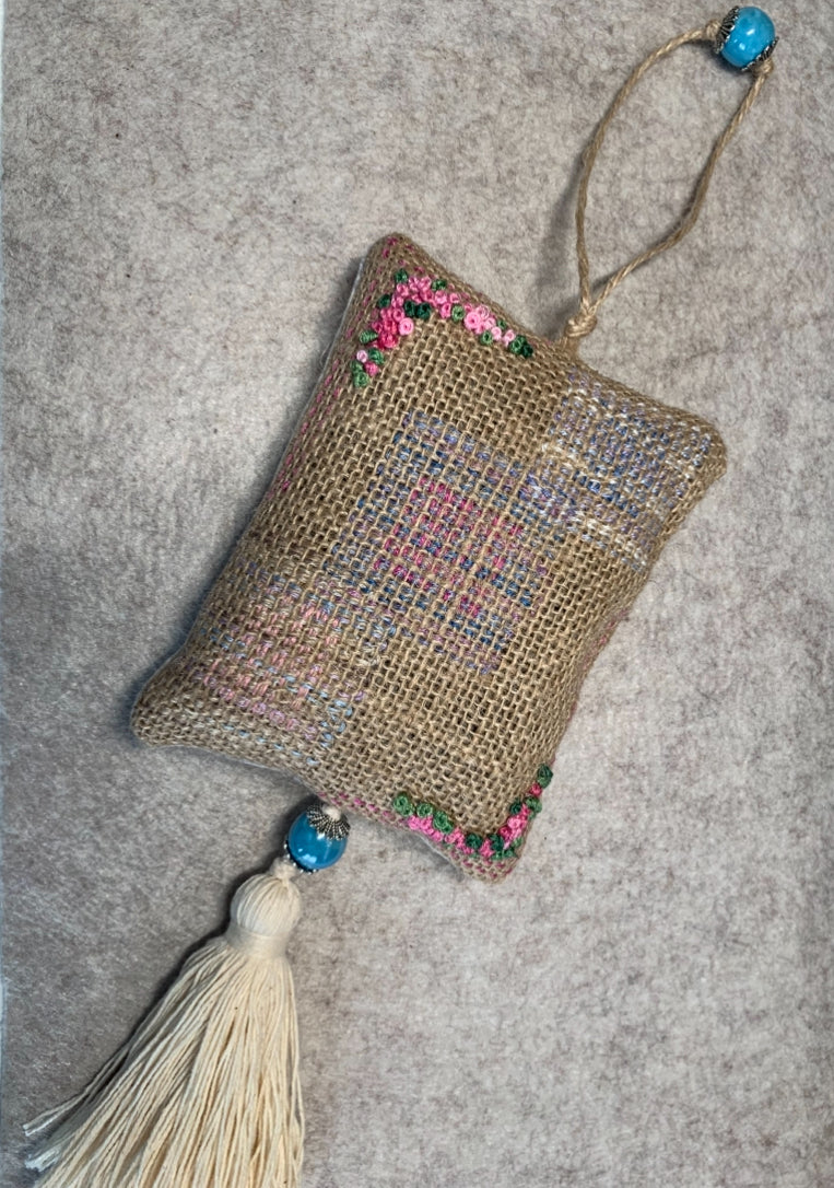 Pochon de lavande toile de jute - fleurs rose