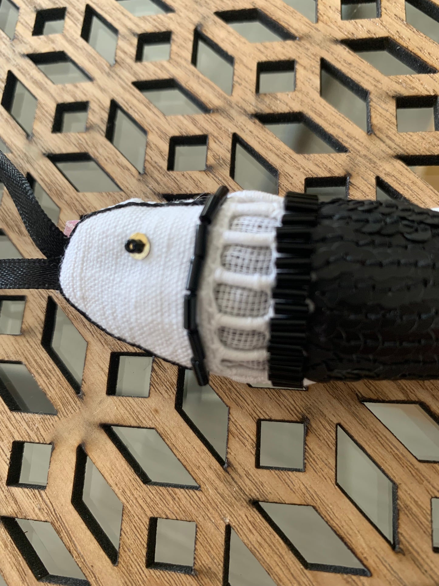 Sardine lavande noir