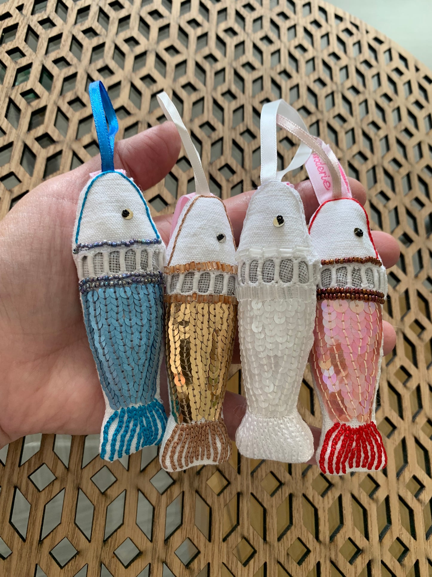 Sardine lavande blanc