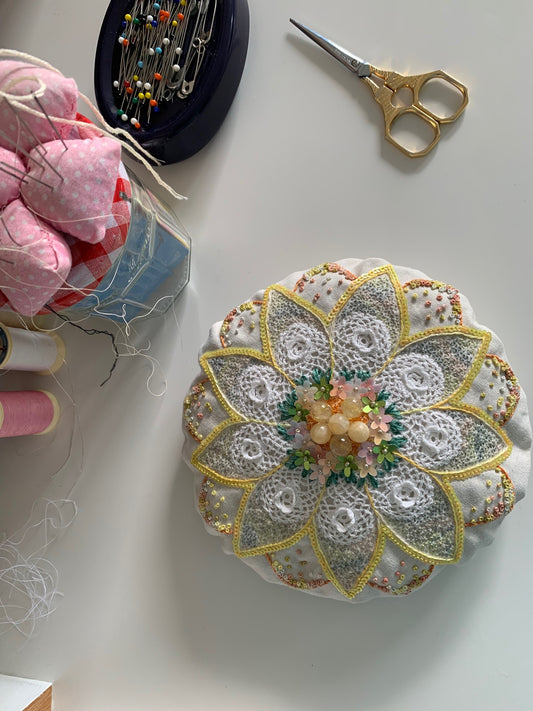 Pouf de lavande - centre jaune